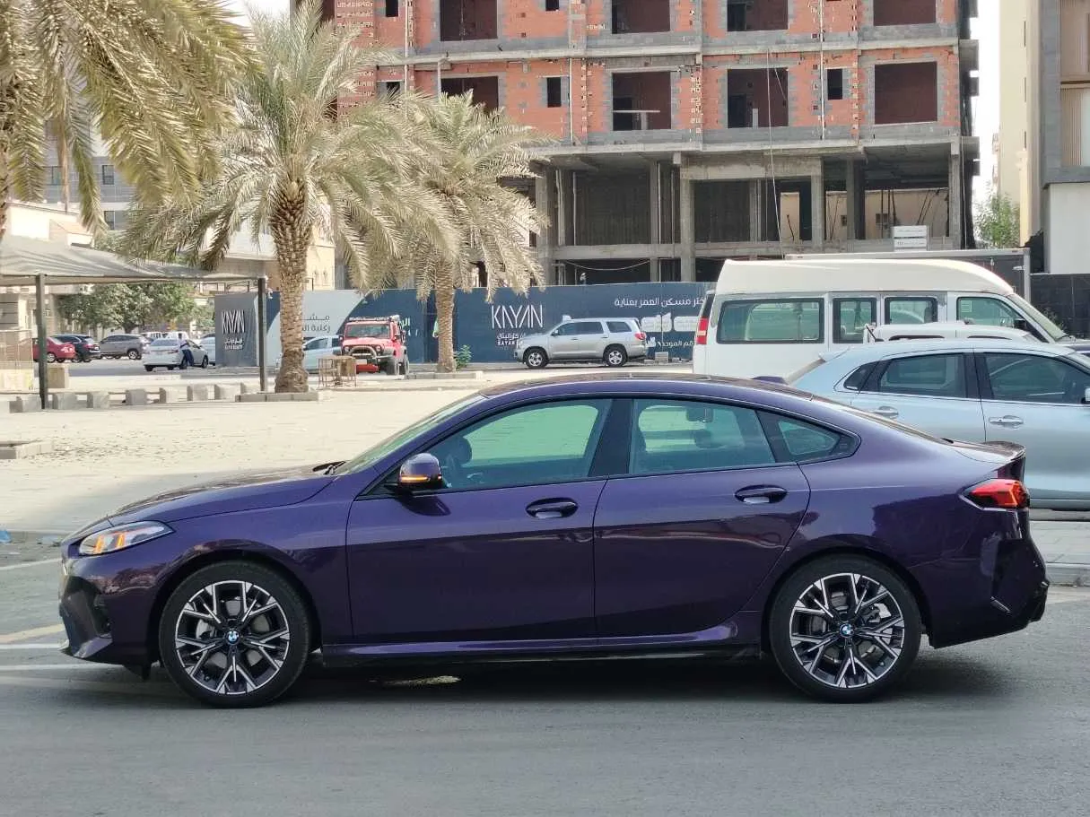 Car image 9