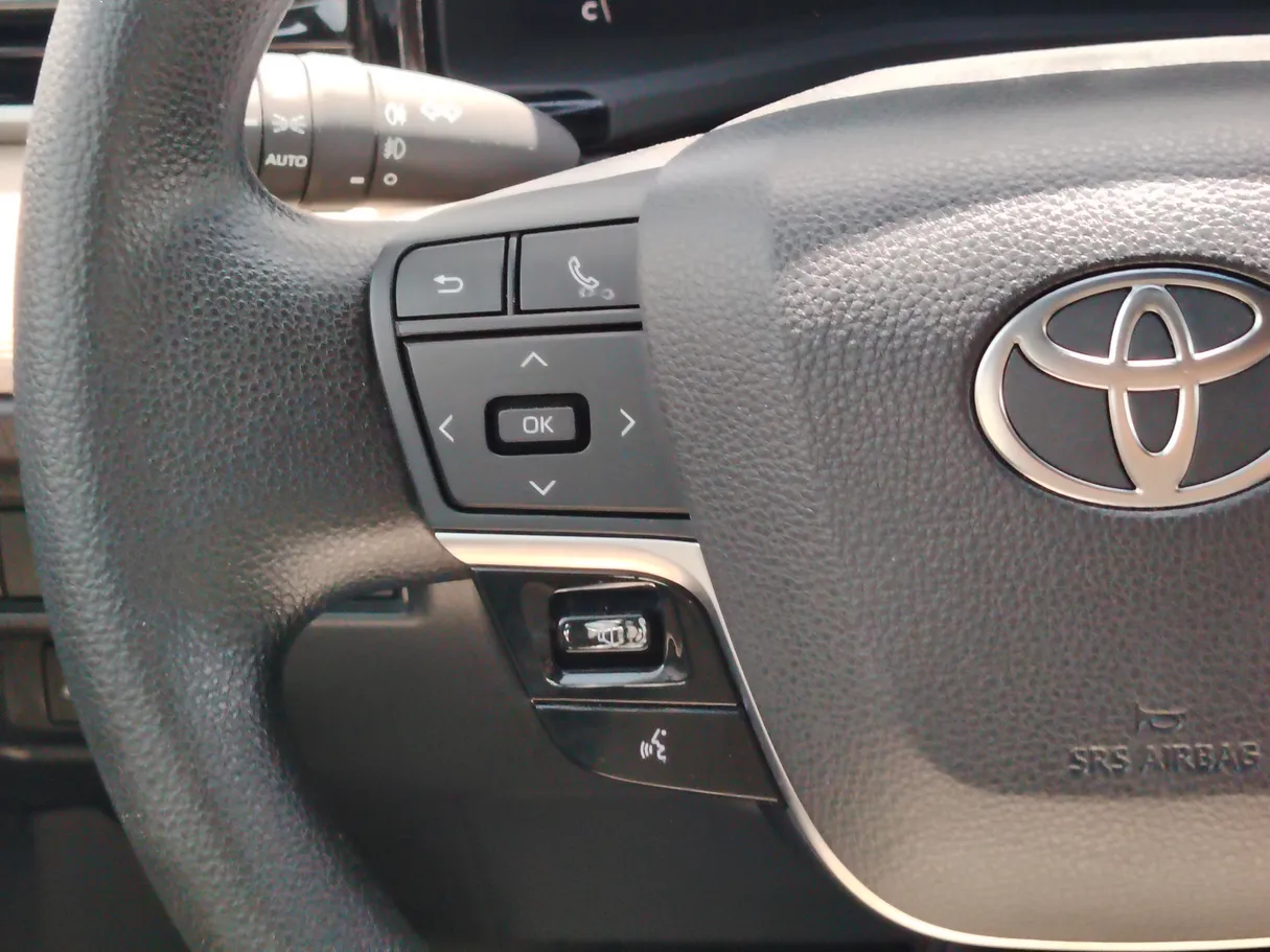Car image 30