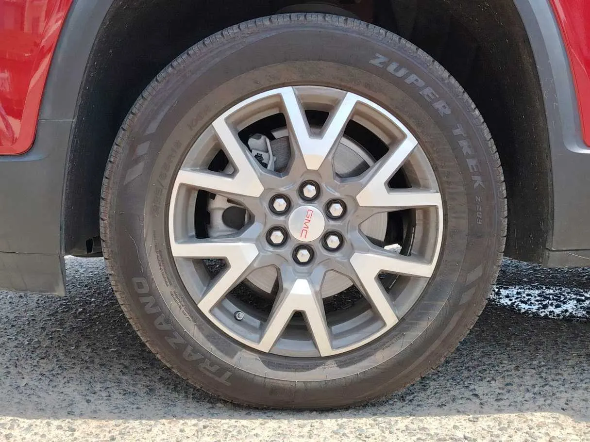 Car image 10