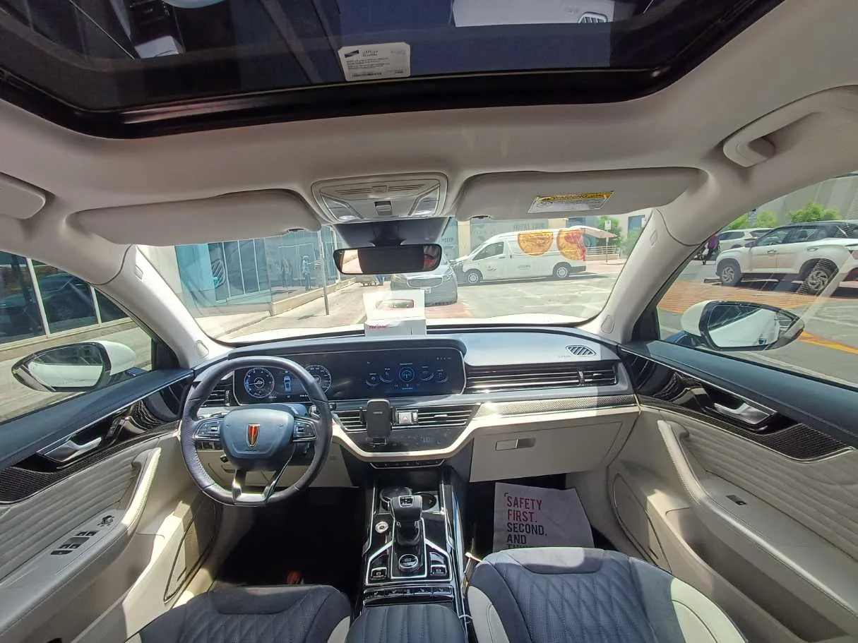 Car image 17