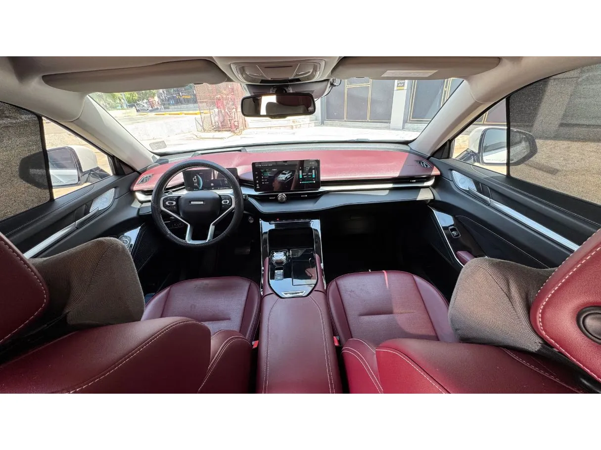 Car image 15