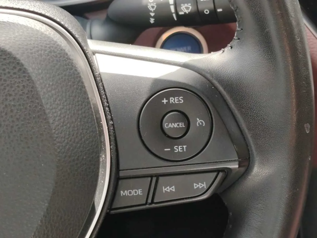 Car image 28