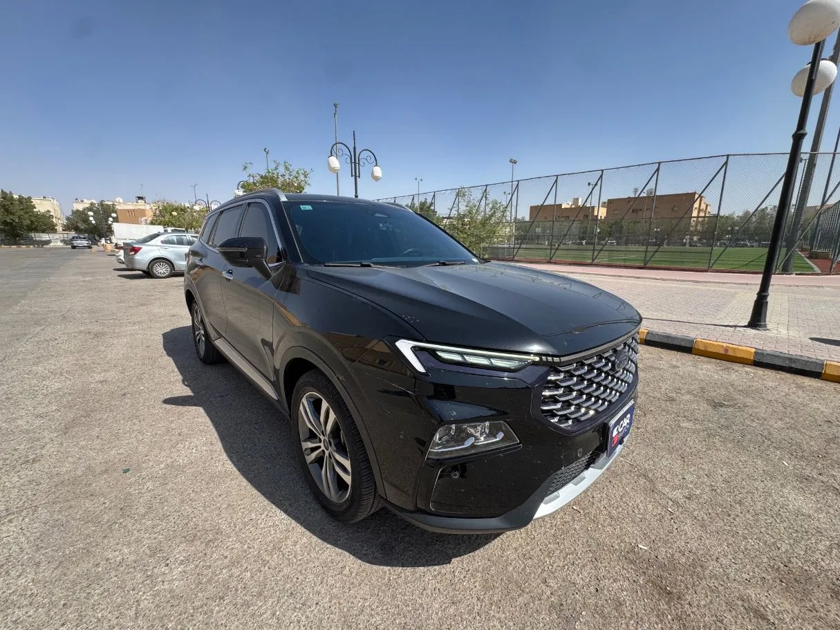 Car image 3