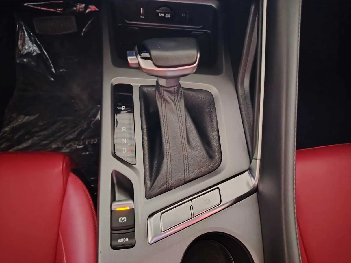 Car image 23