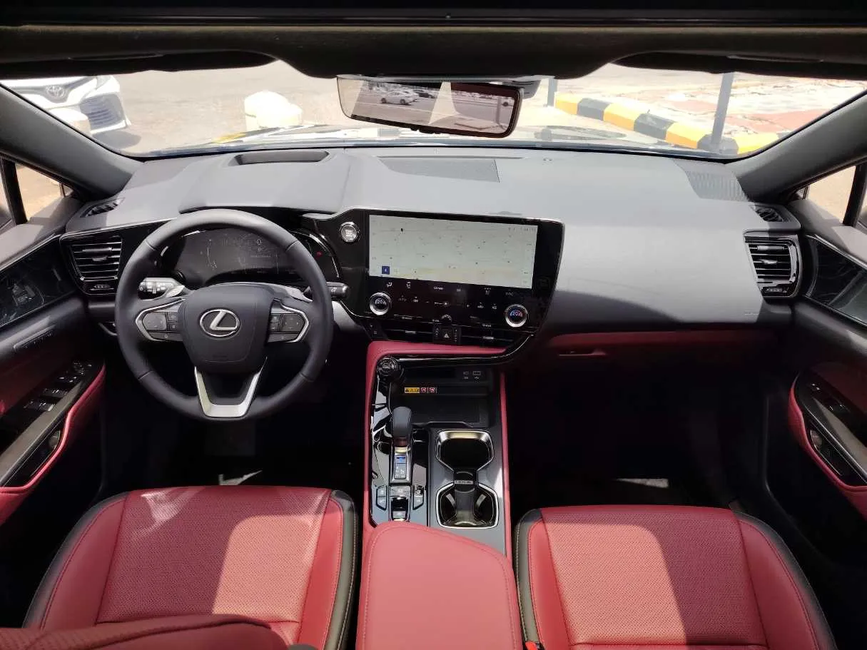 Car image 18