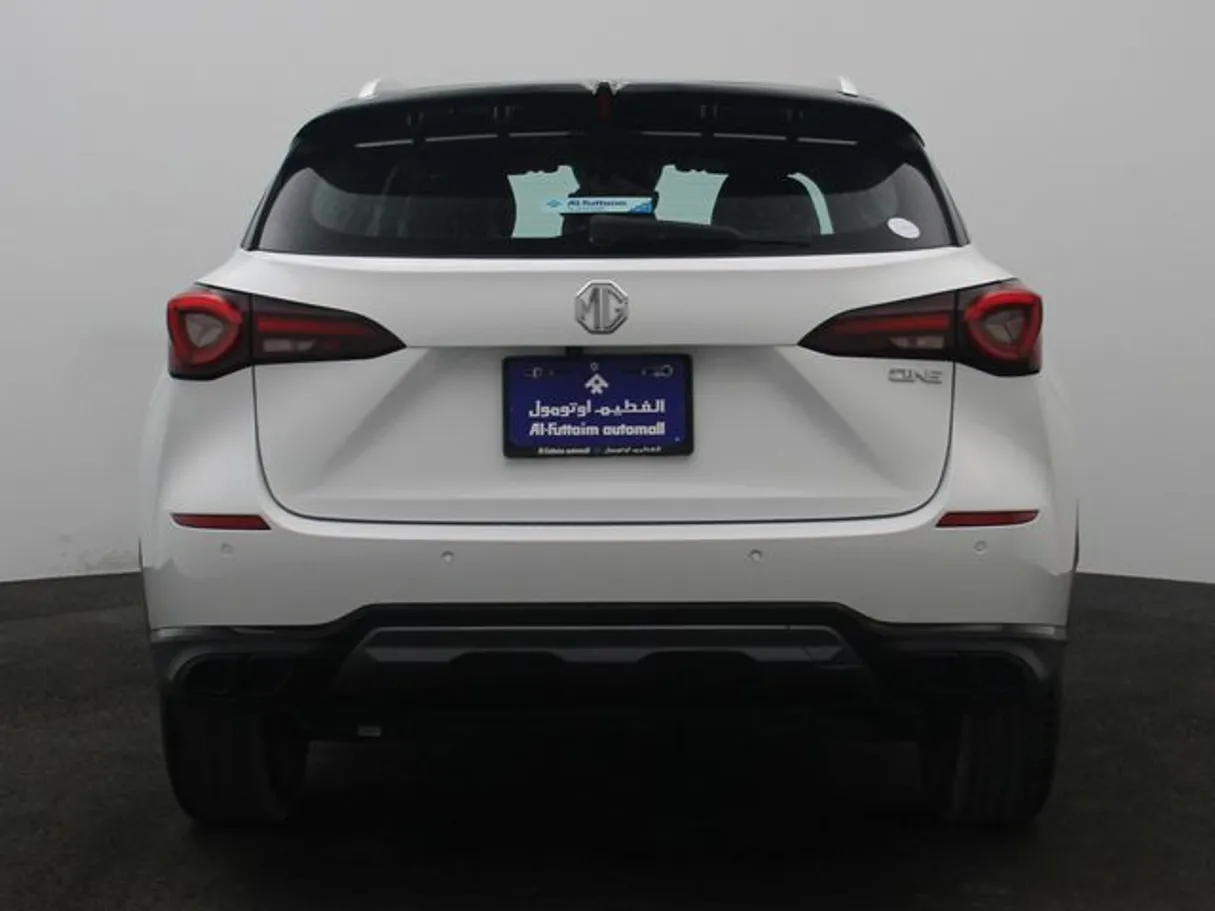 Car image 12