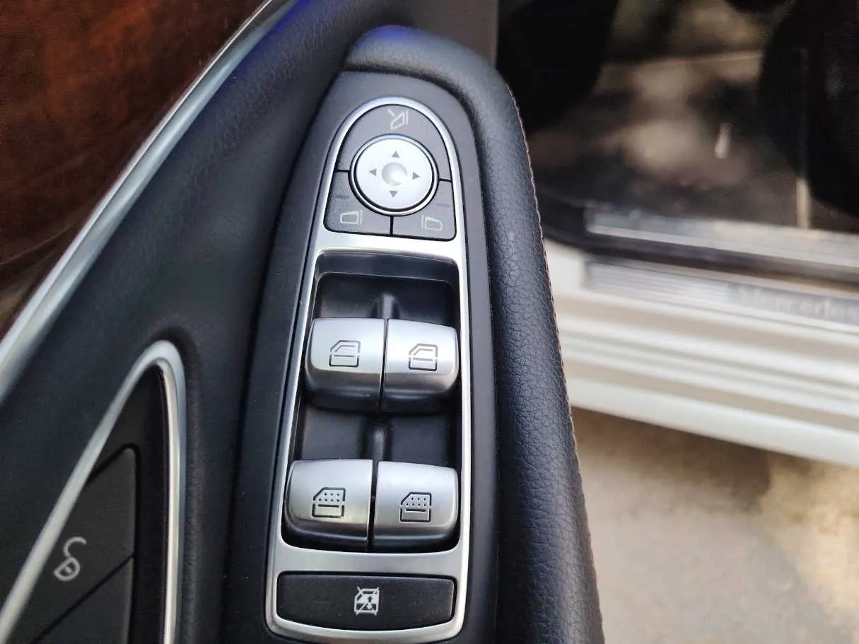 Car image 31