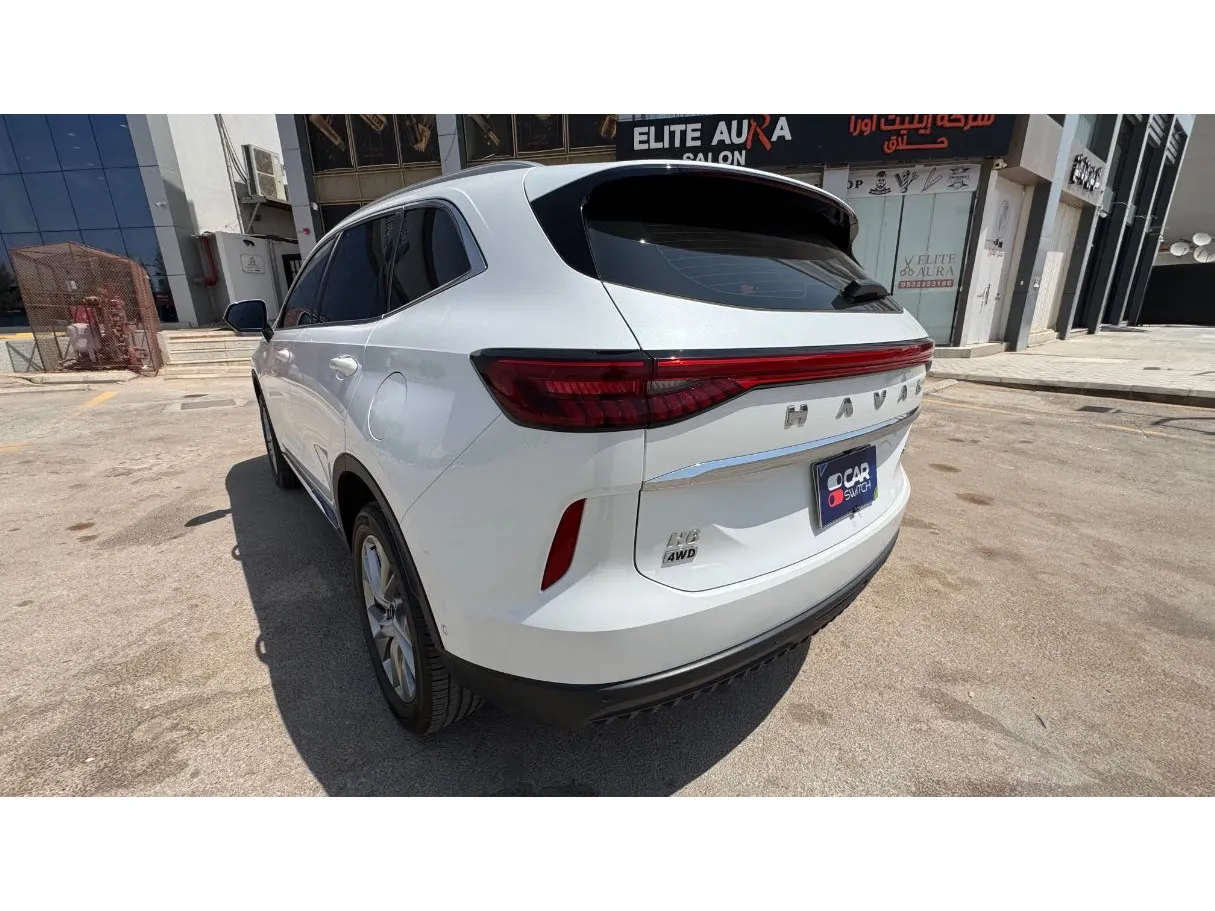 Car image 7