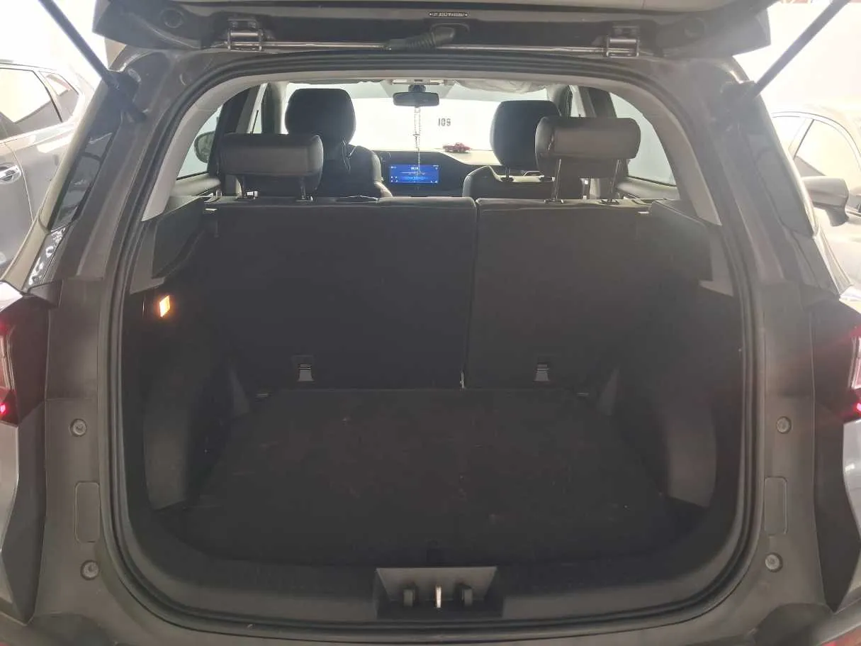 Car image 21