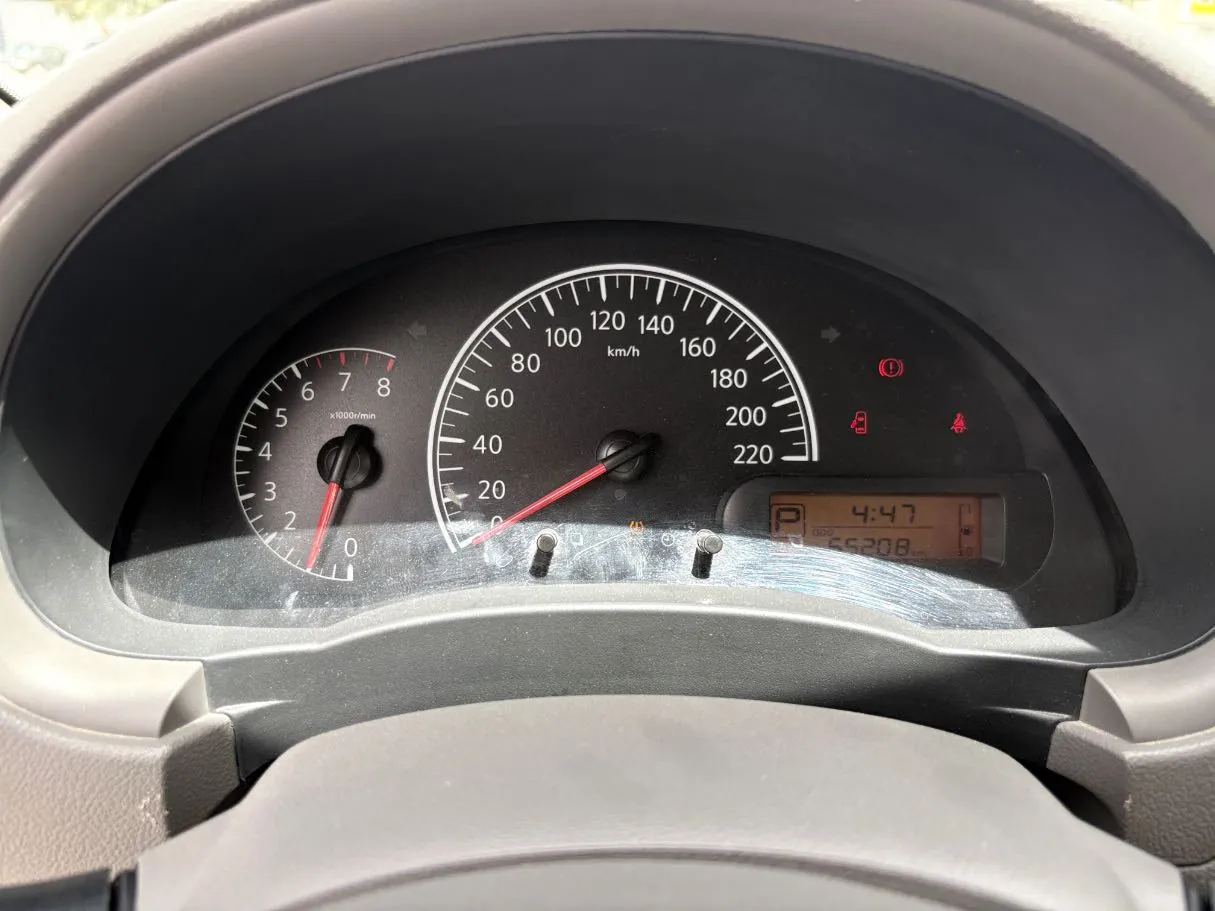 Car image 10