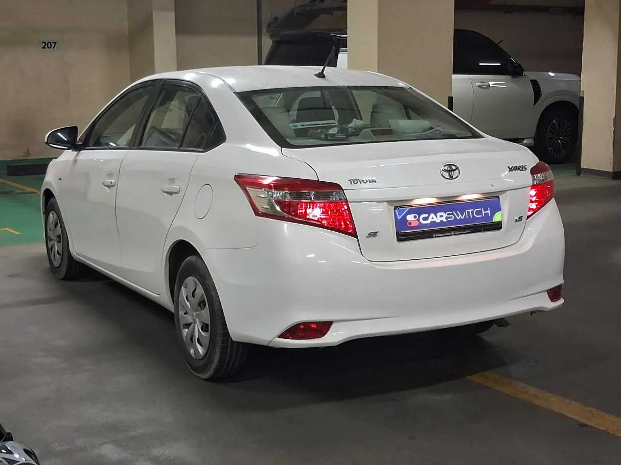 Car image 7