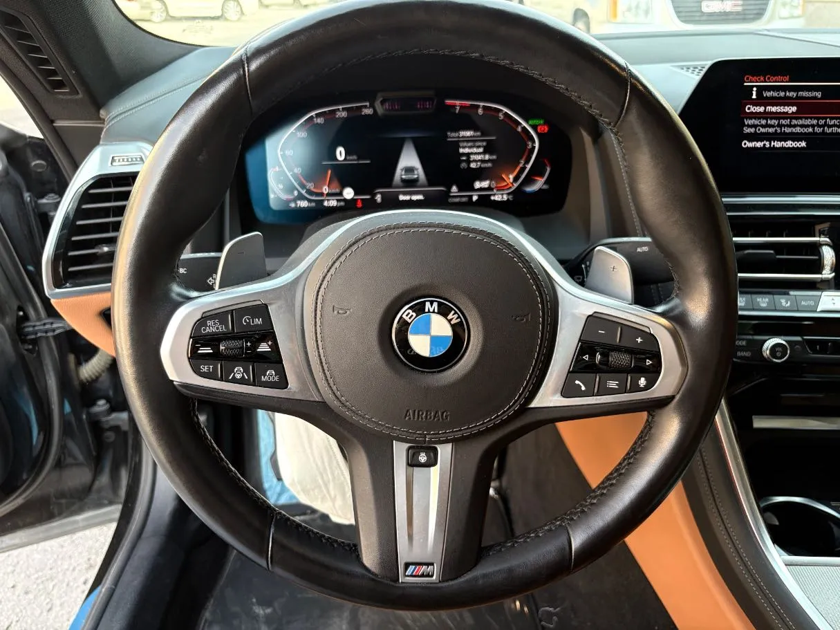 Car image 25