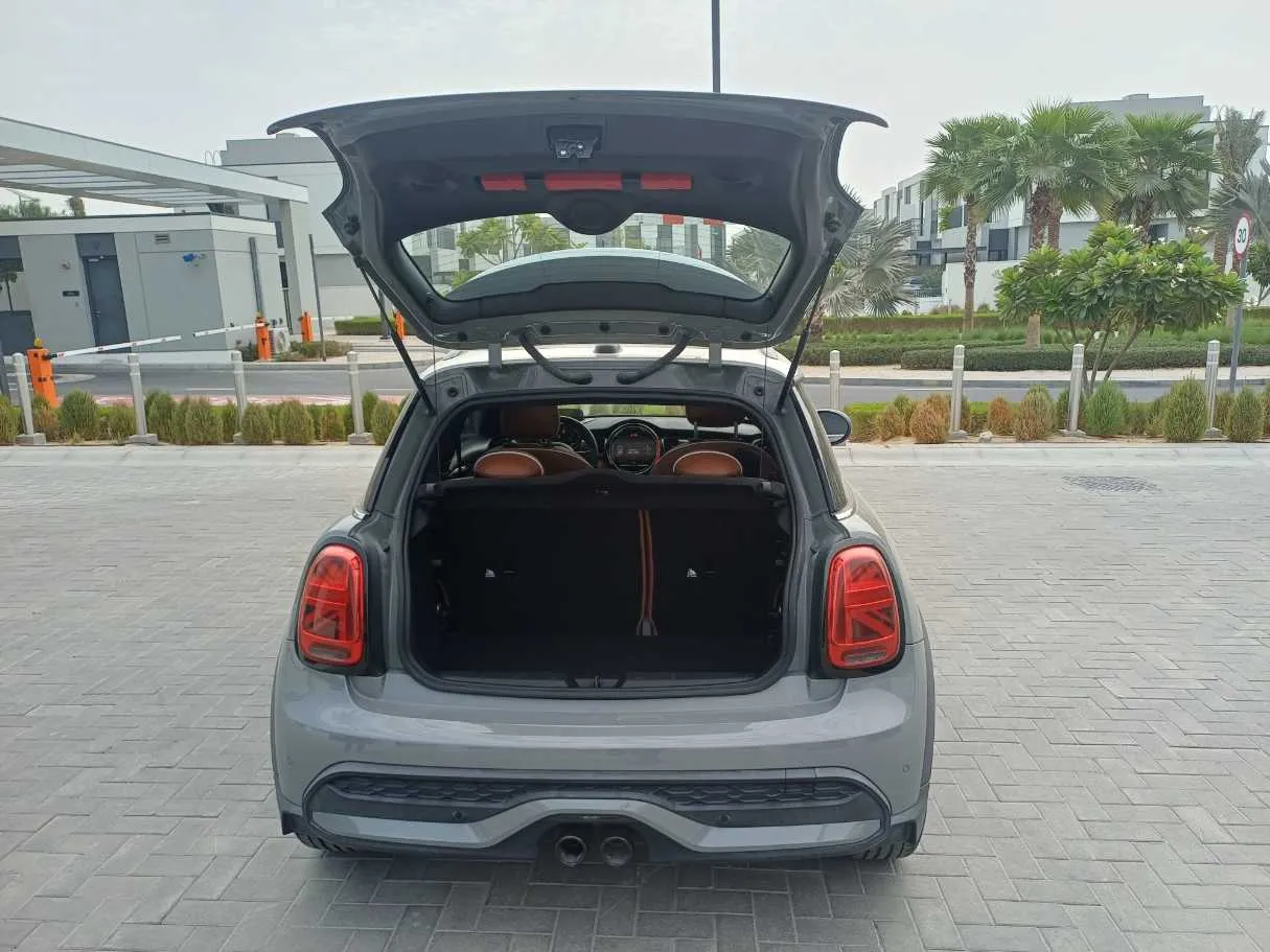 Car image 22