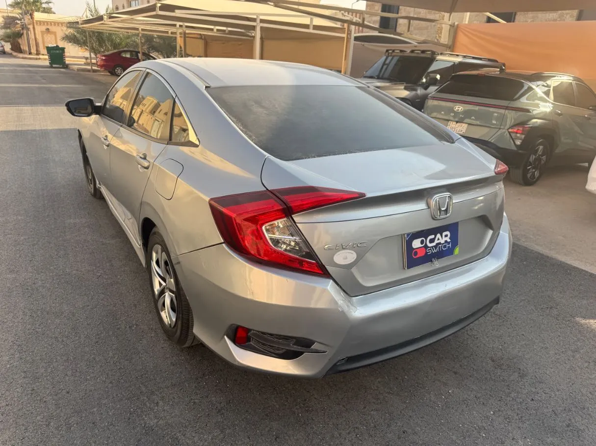Car image 7