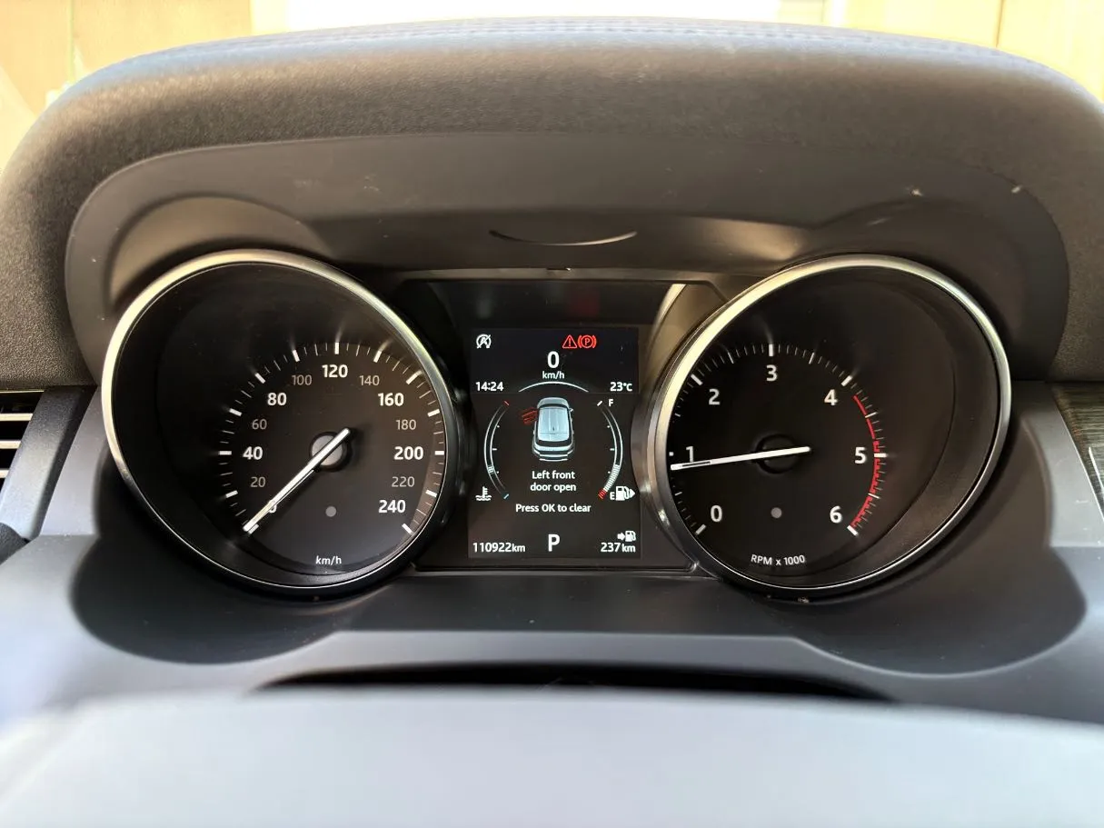 Car image 23
