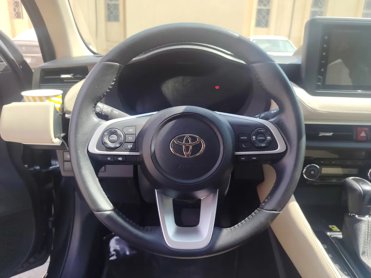 Car image 23