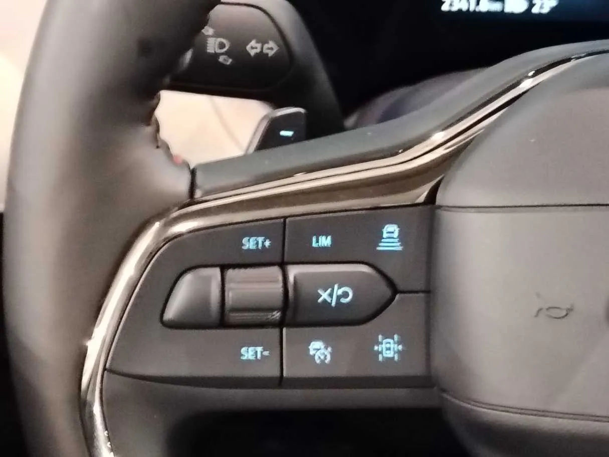 Car image 29