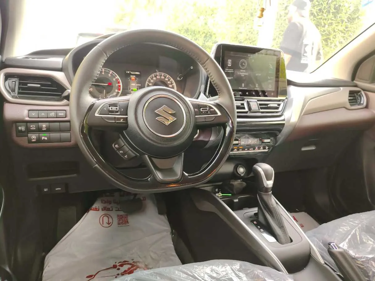 Car image 25
