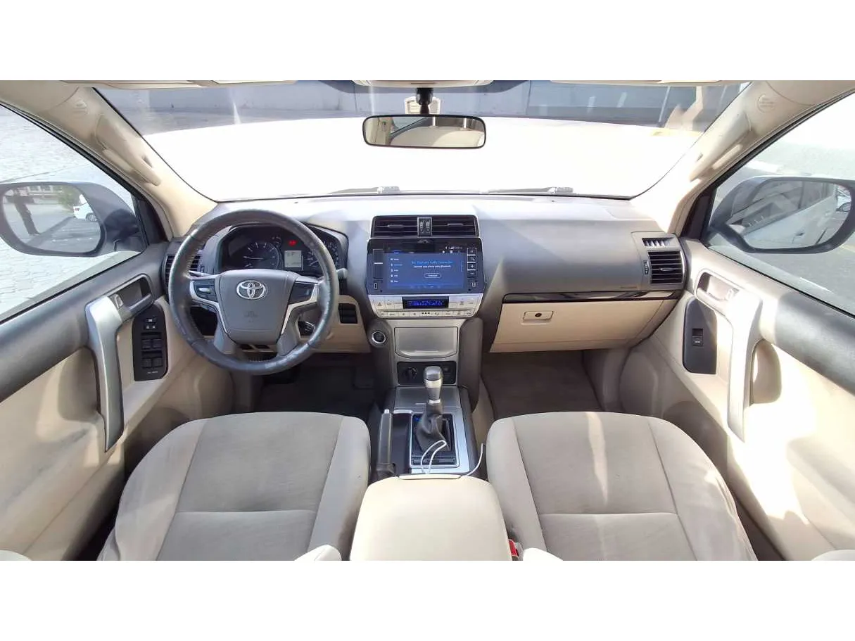 Car image 18