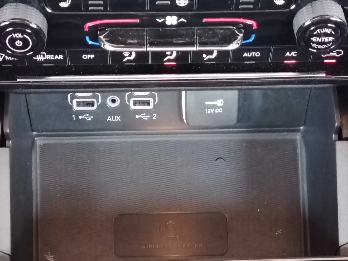 Car image 26
