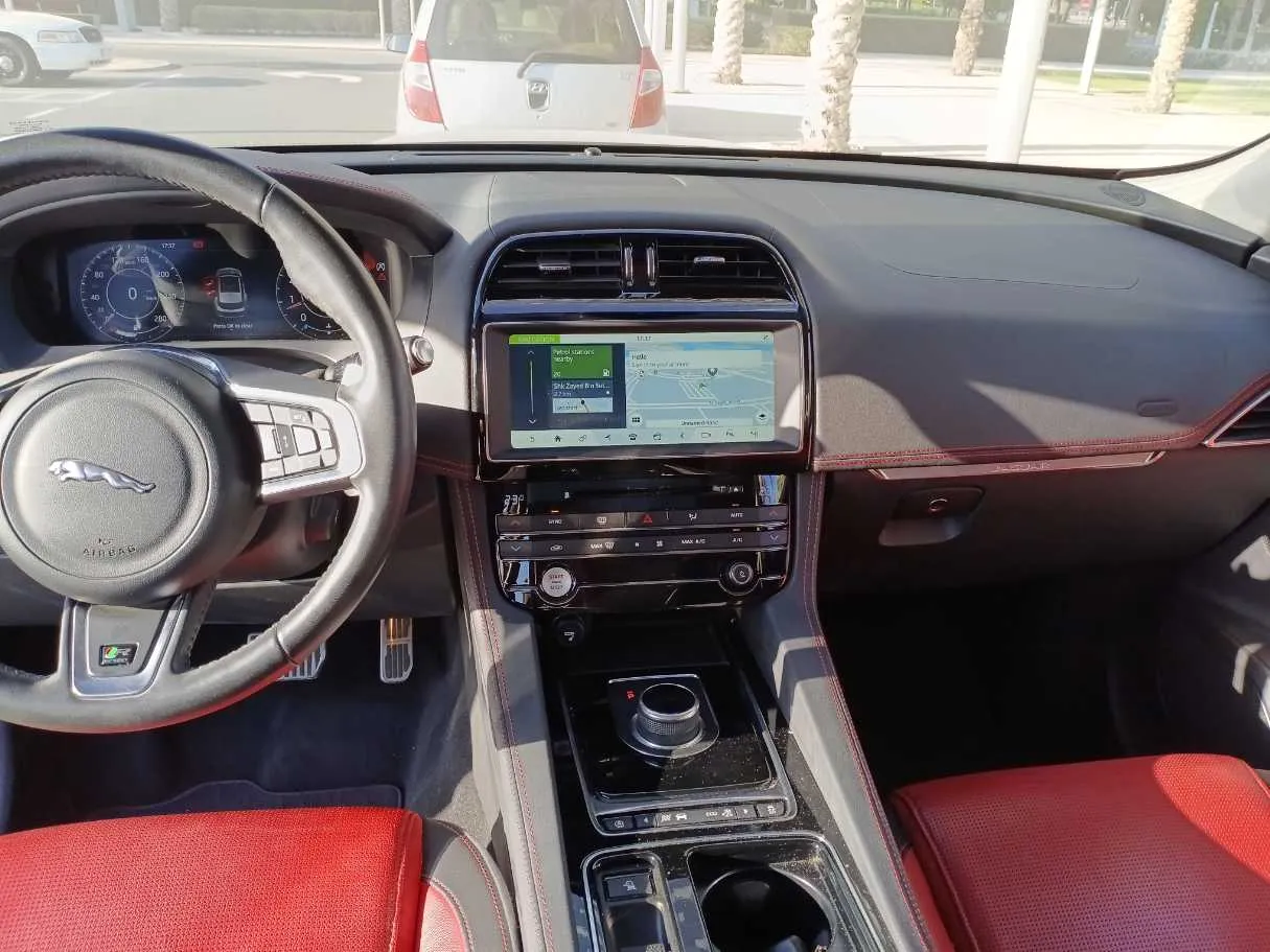 Car image 17