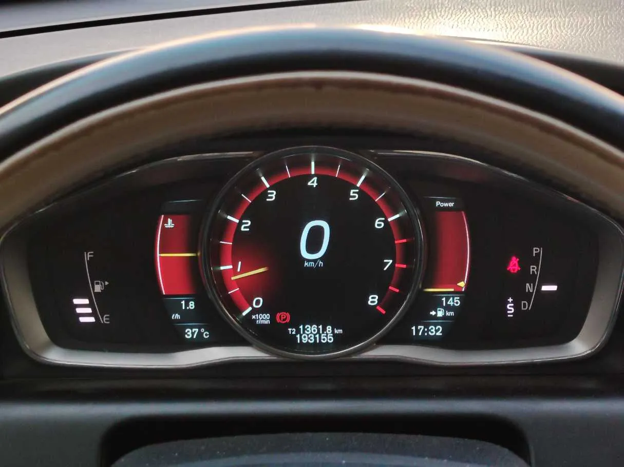 Car image 24