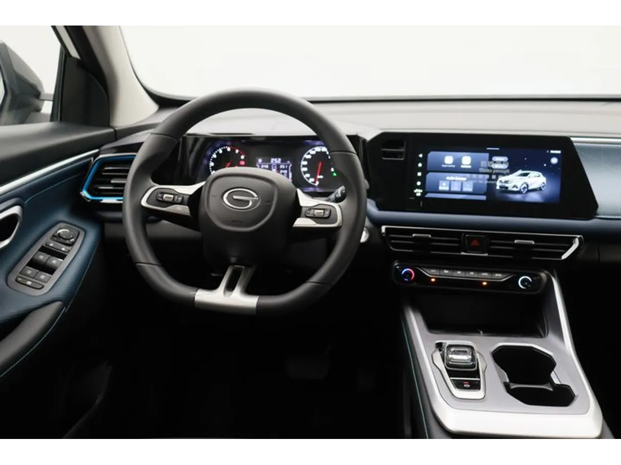 Car image 15
