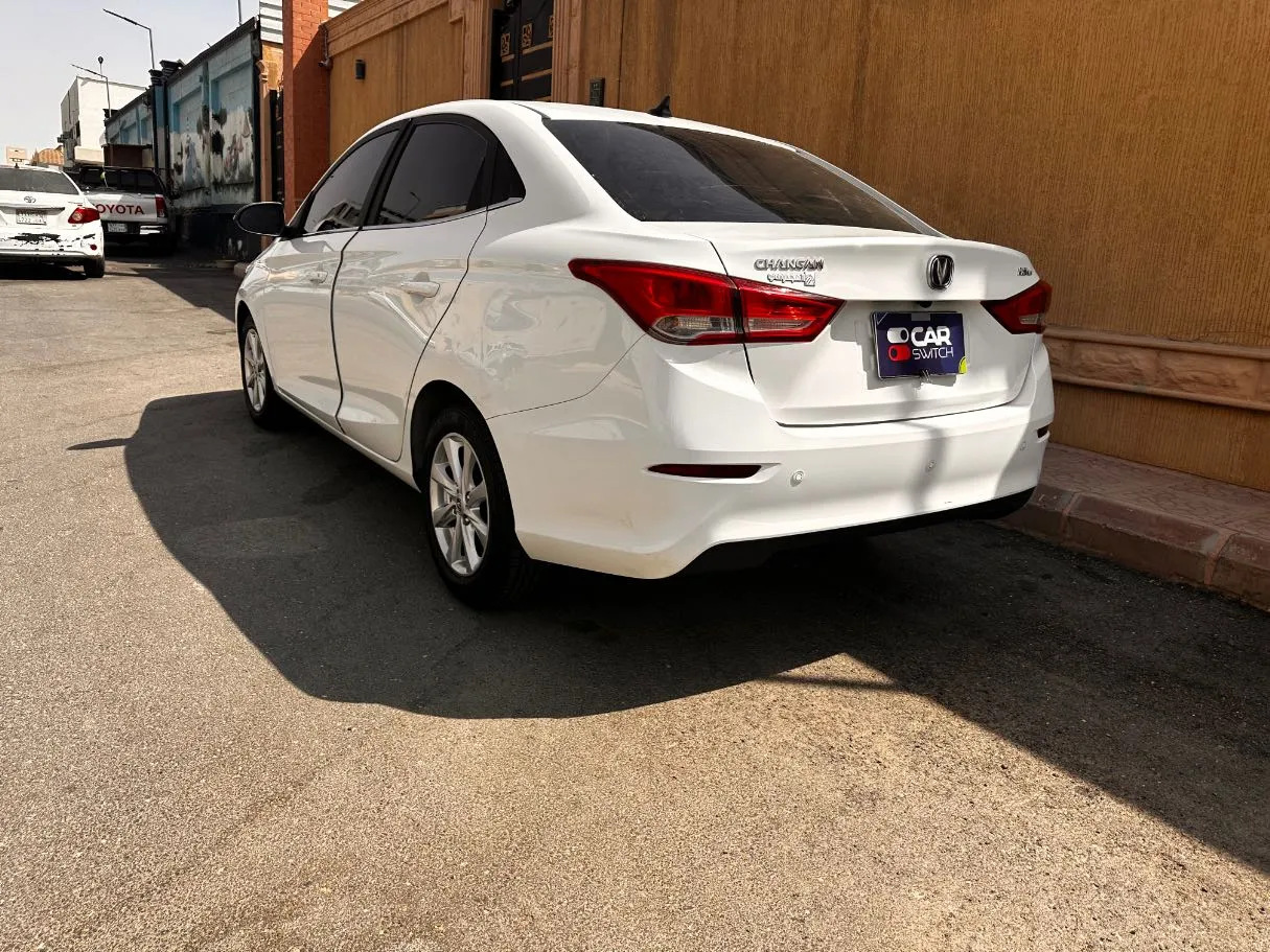 Car image 7