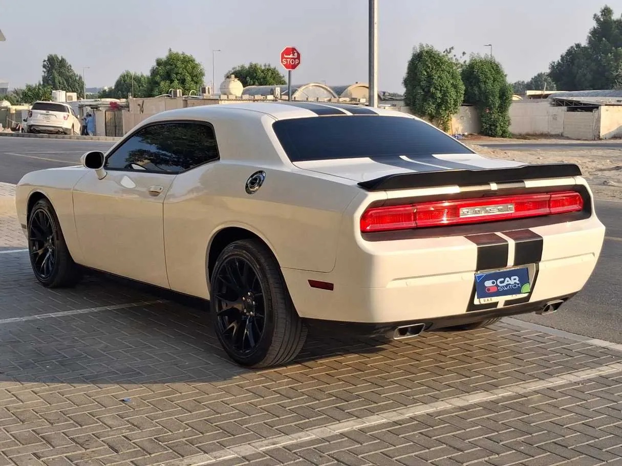 Car image 5