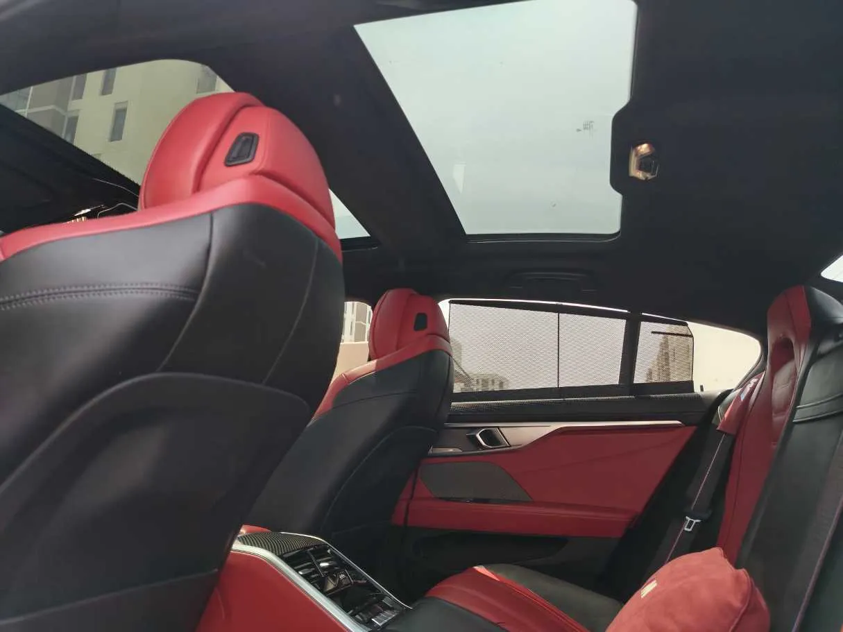 Car image 17