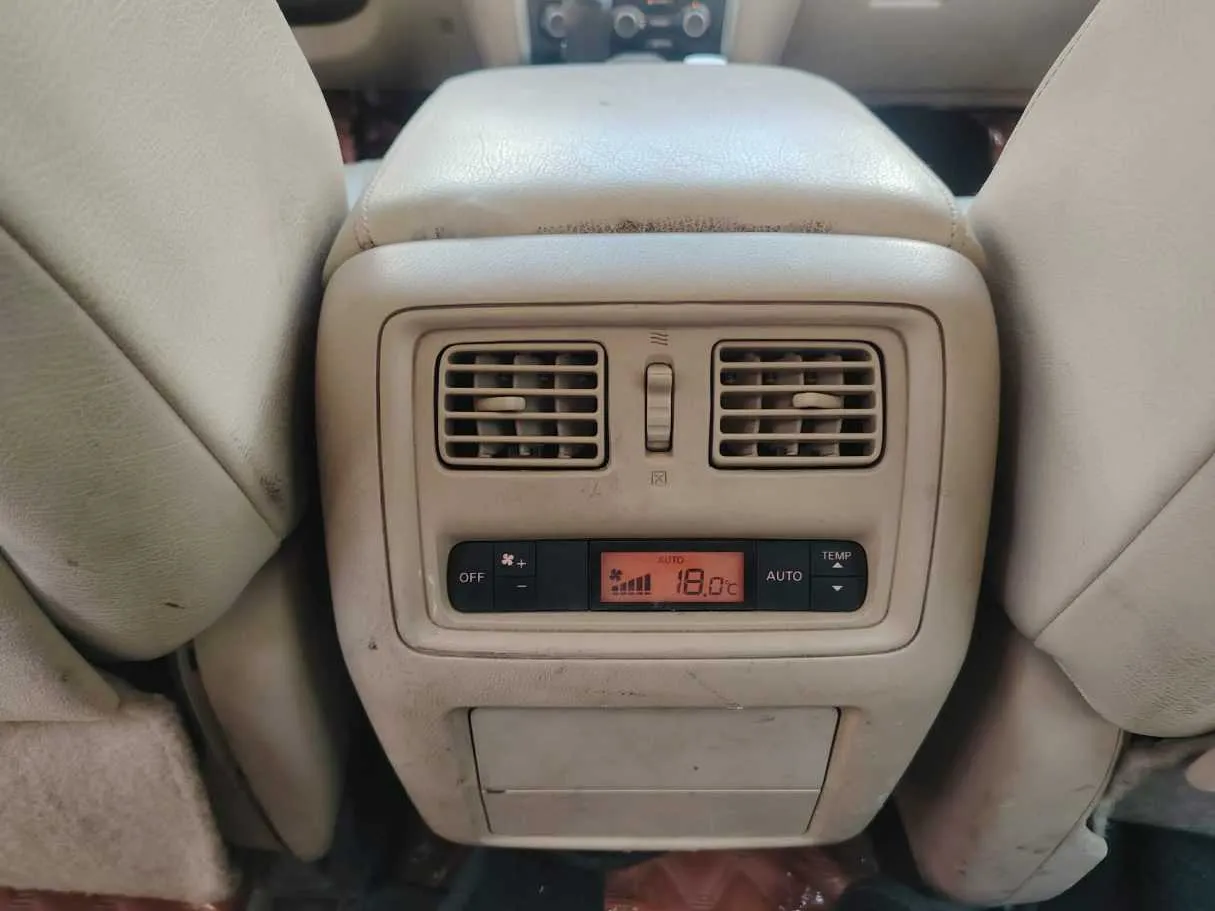 Car image 37
