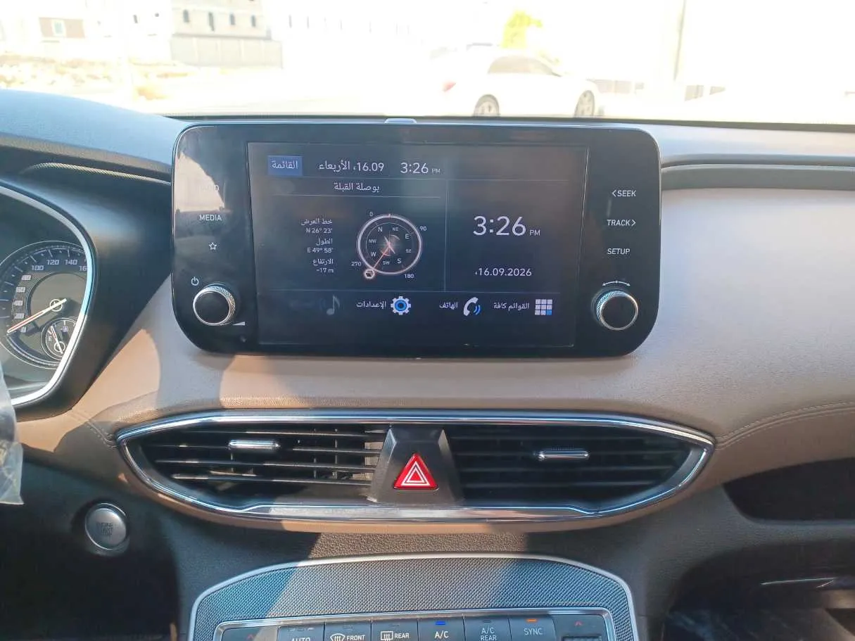 Car image 14