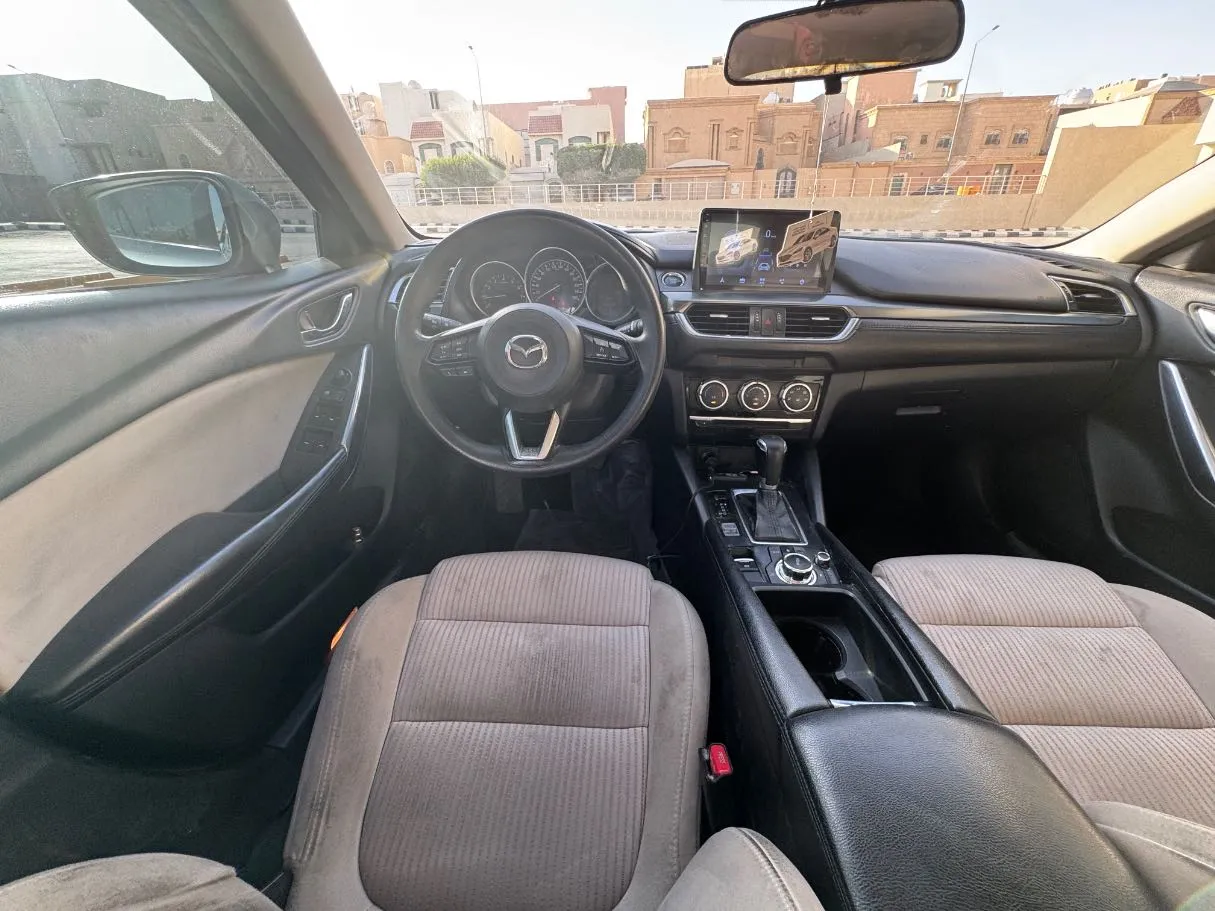 Car image 16
