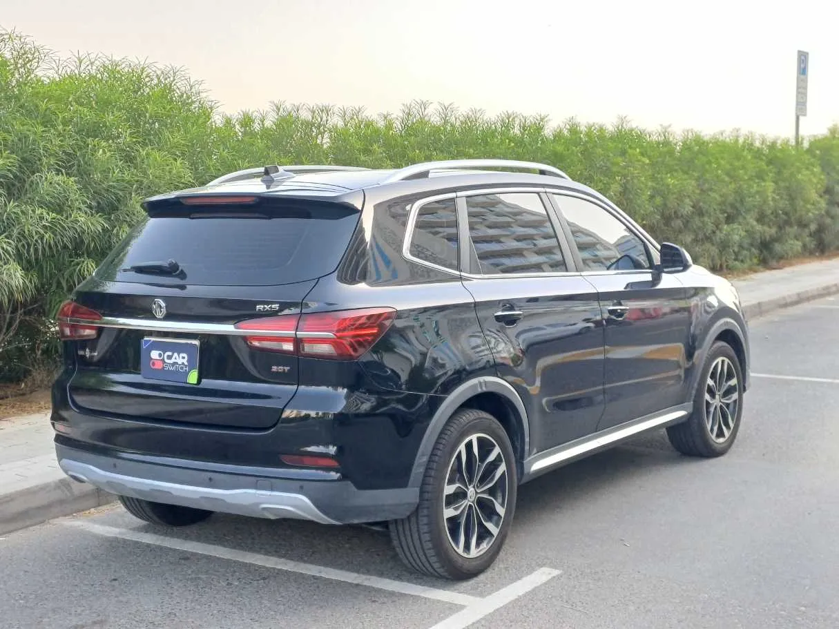 Car image 5