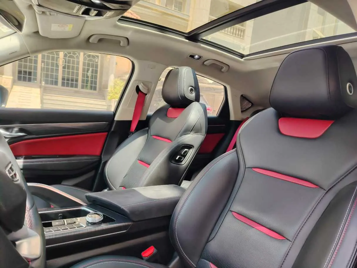 Car image 15