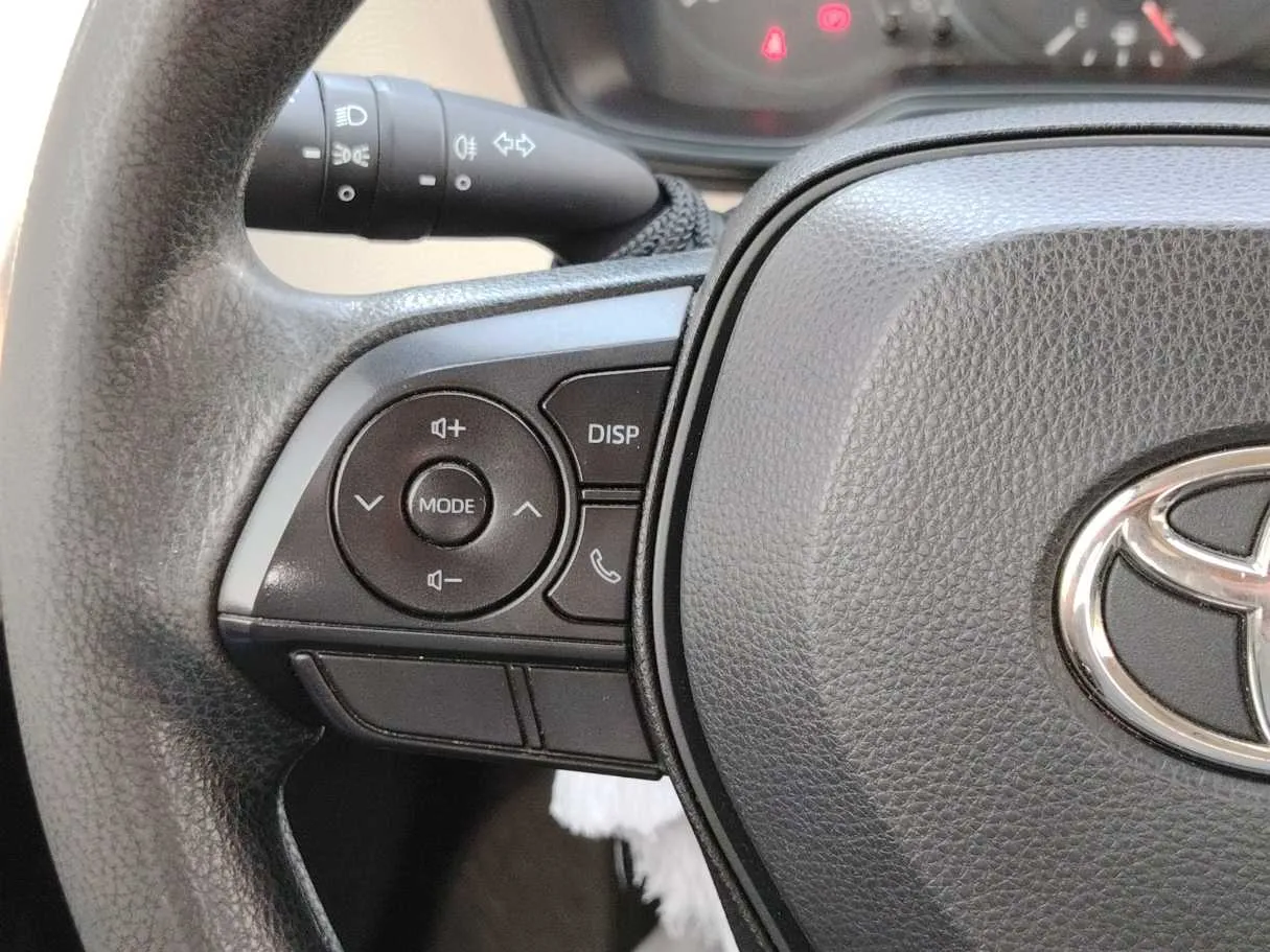 Car image 24