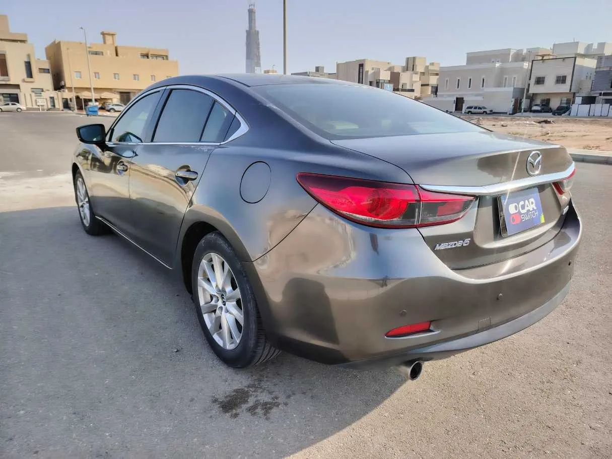 Car image 7