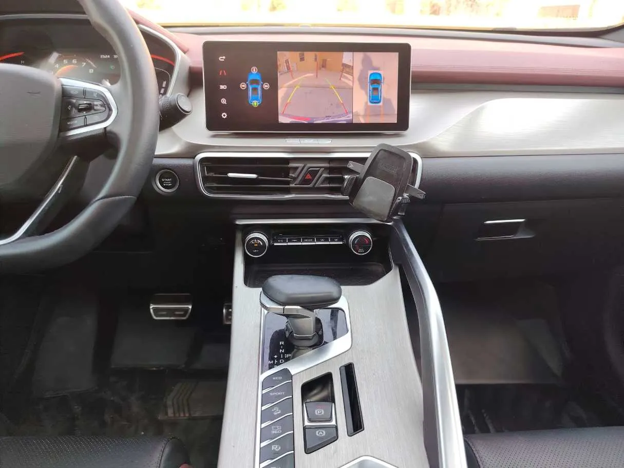 Car image 19