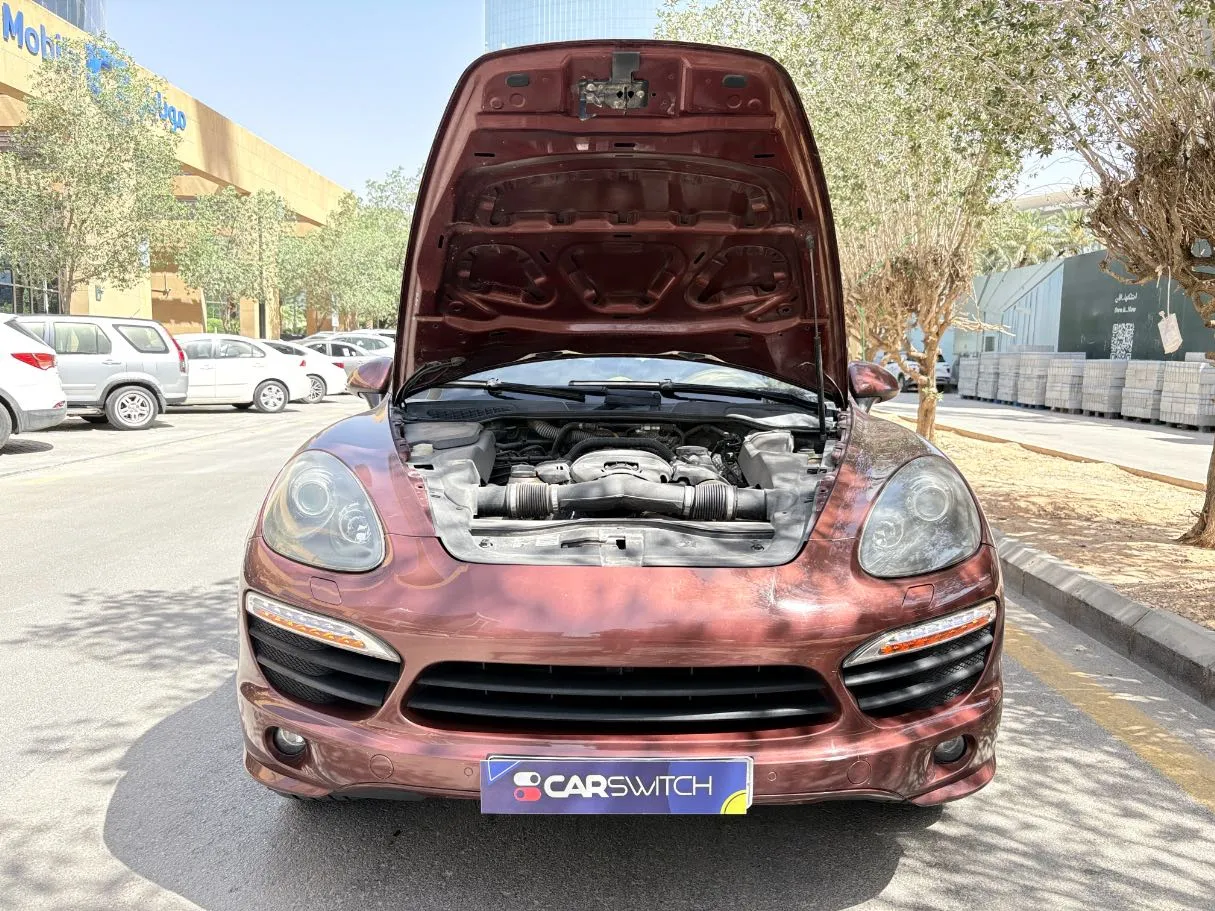 Car image 25