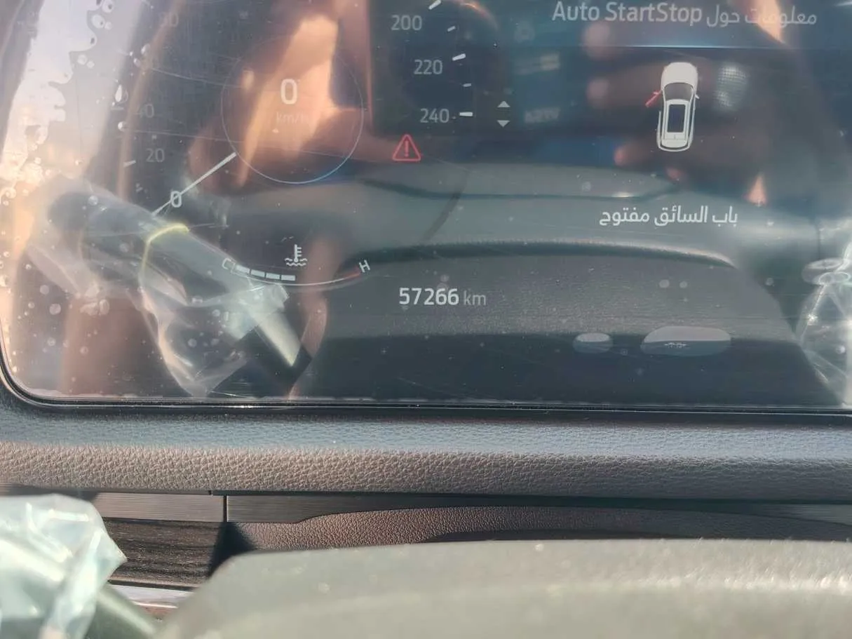 Car image 26