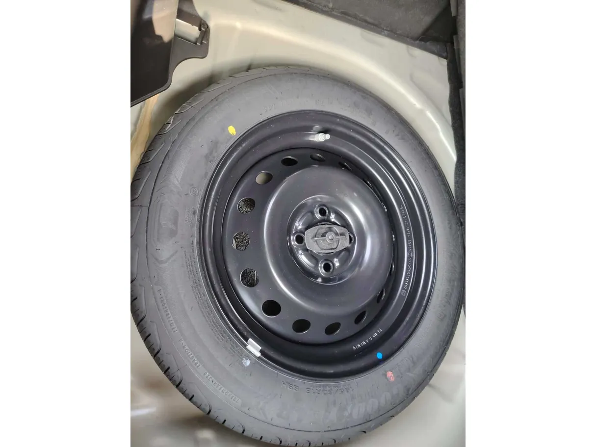 Car image 39