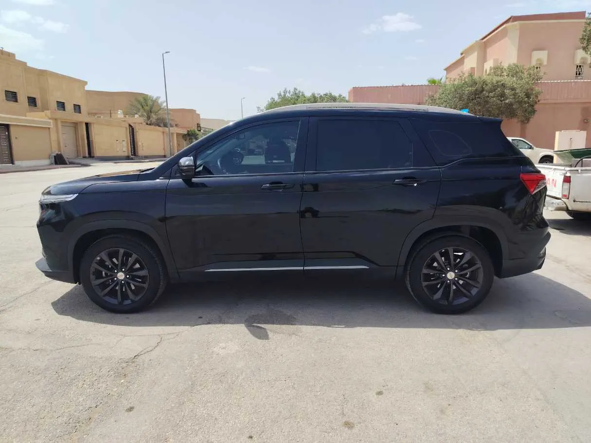 Car image 8