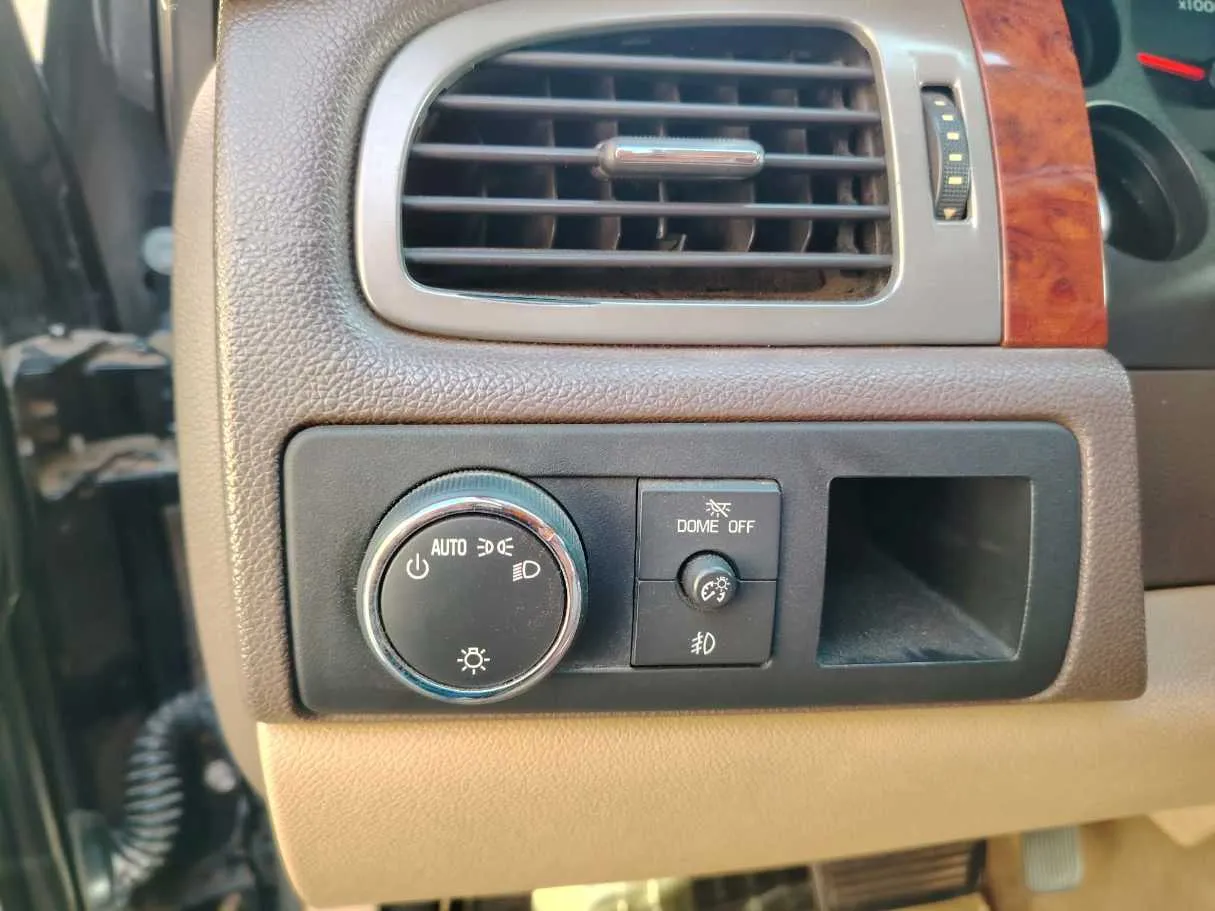 Car image 27