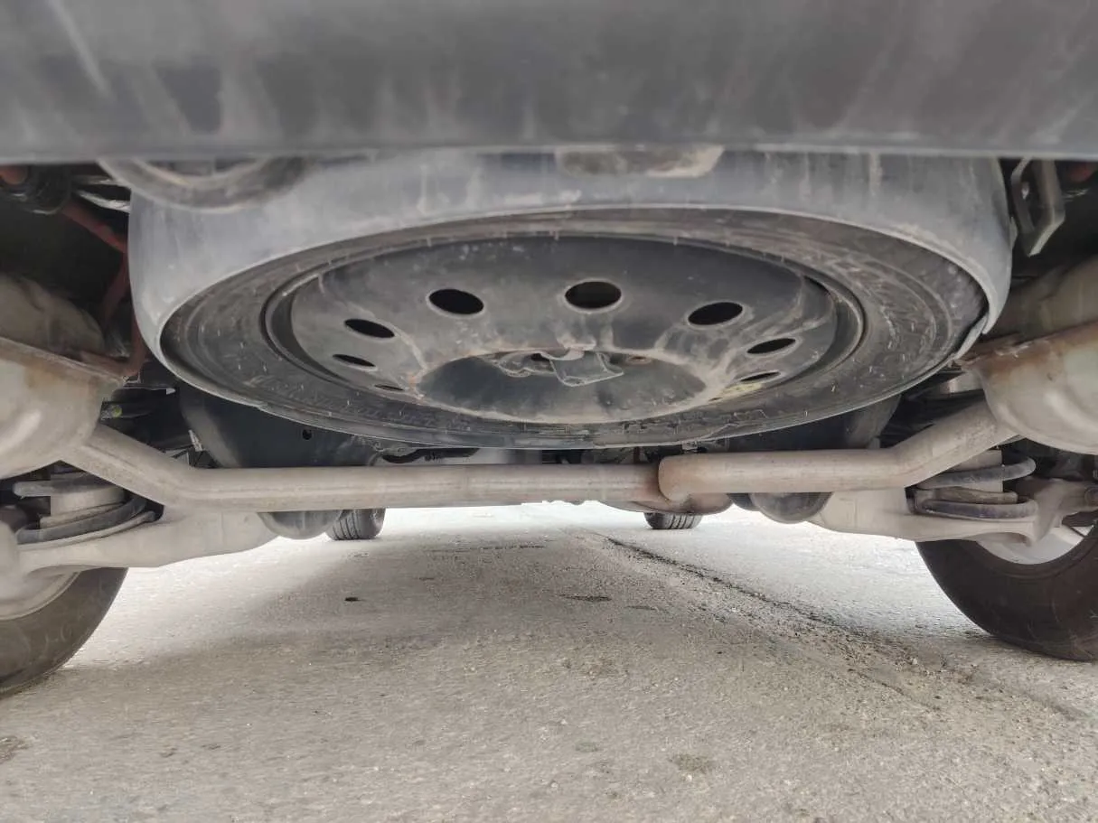 Car image 22