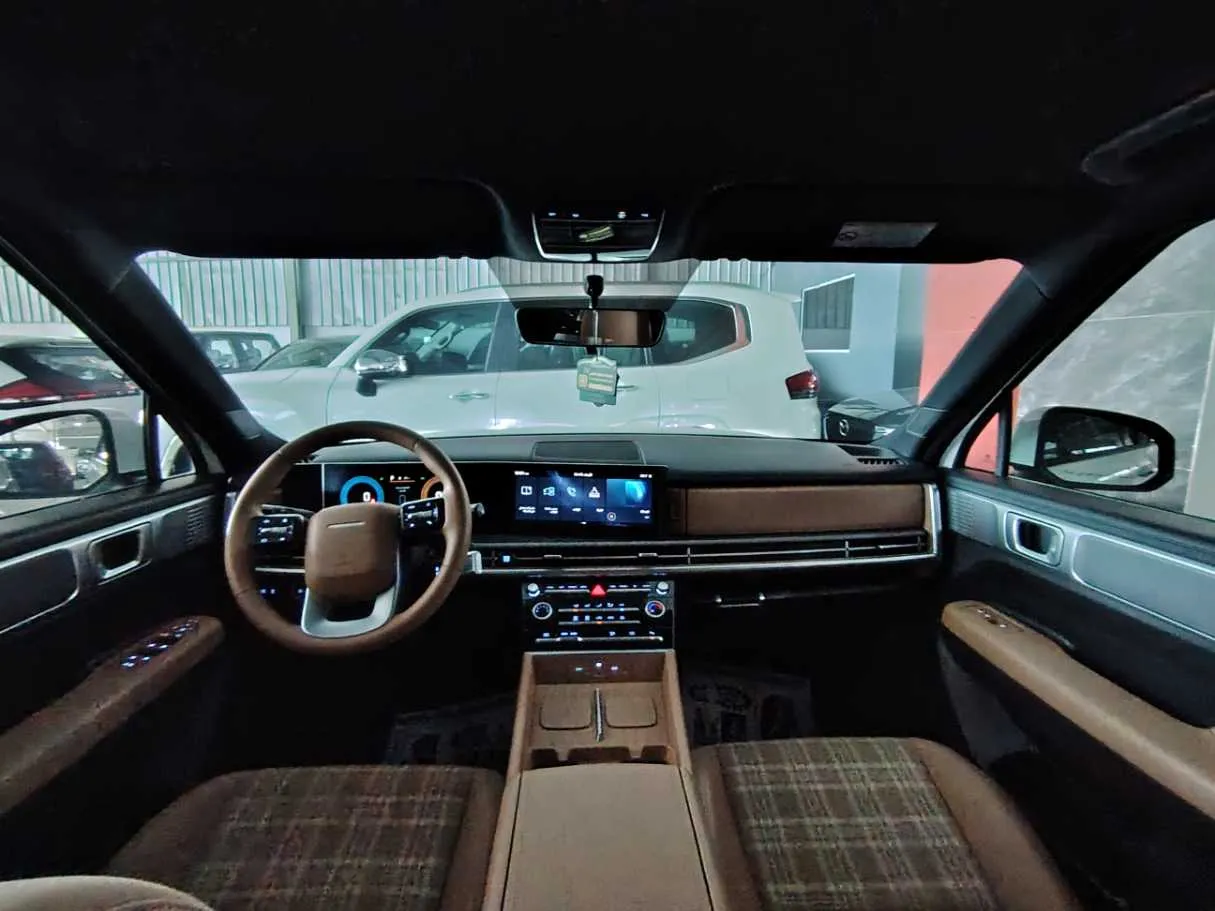 Car image 20