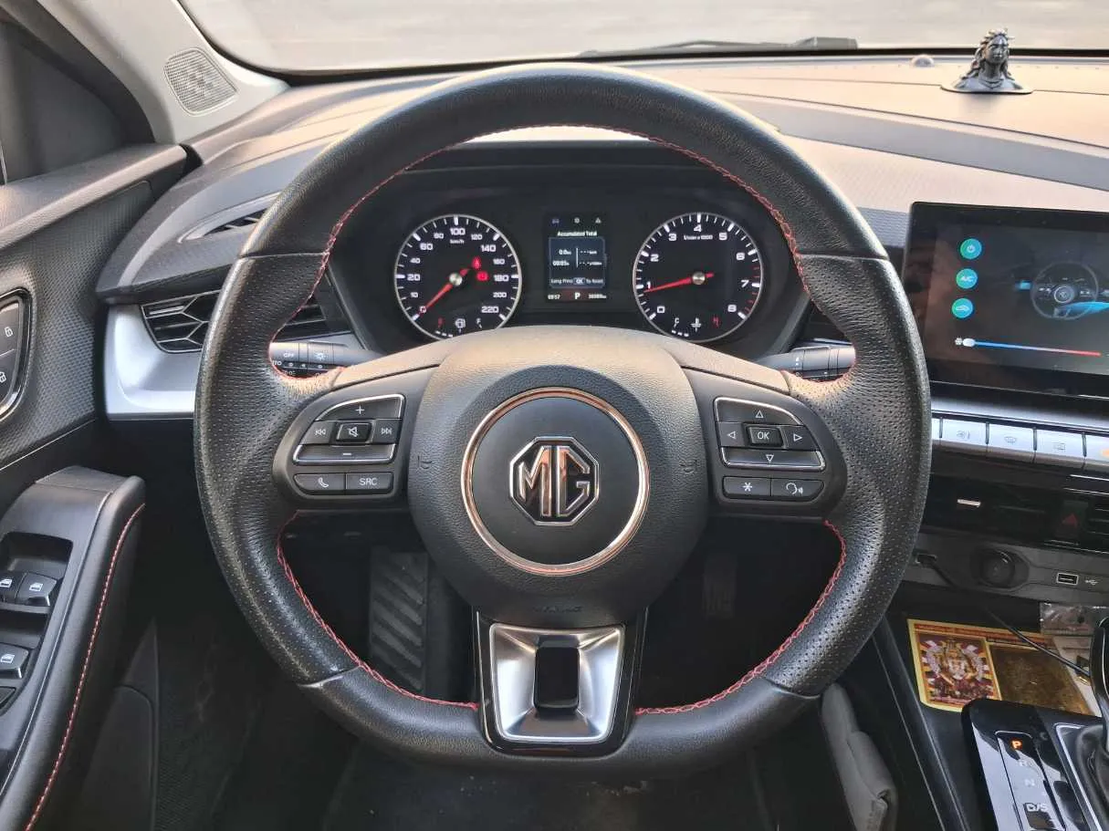 Car image 16