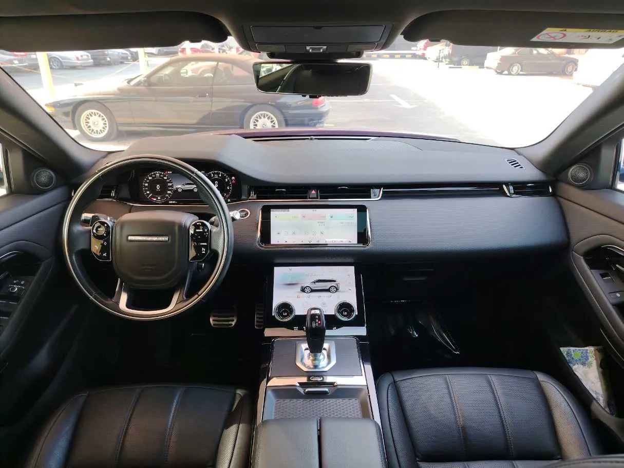 Car image 18