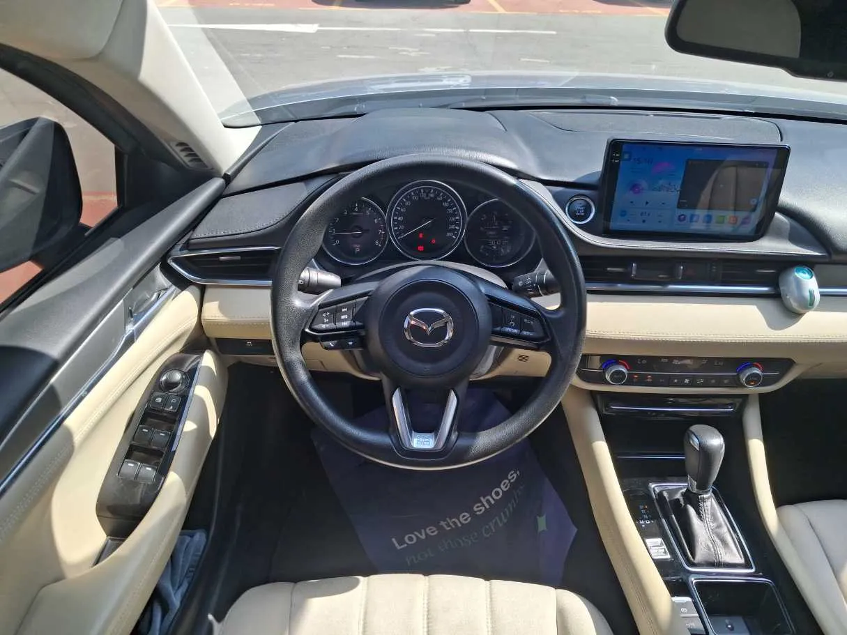 Car image 13