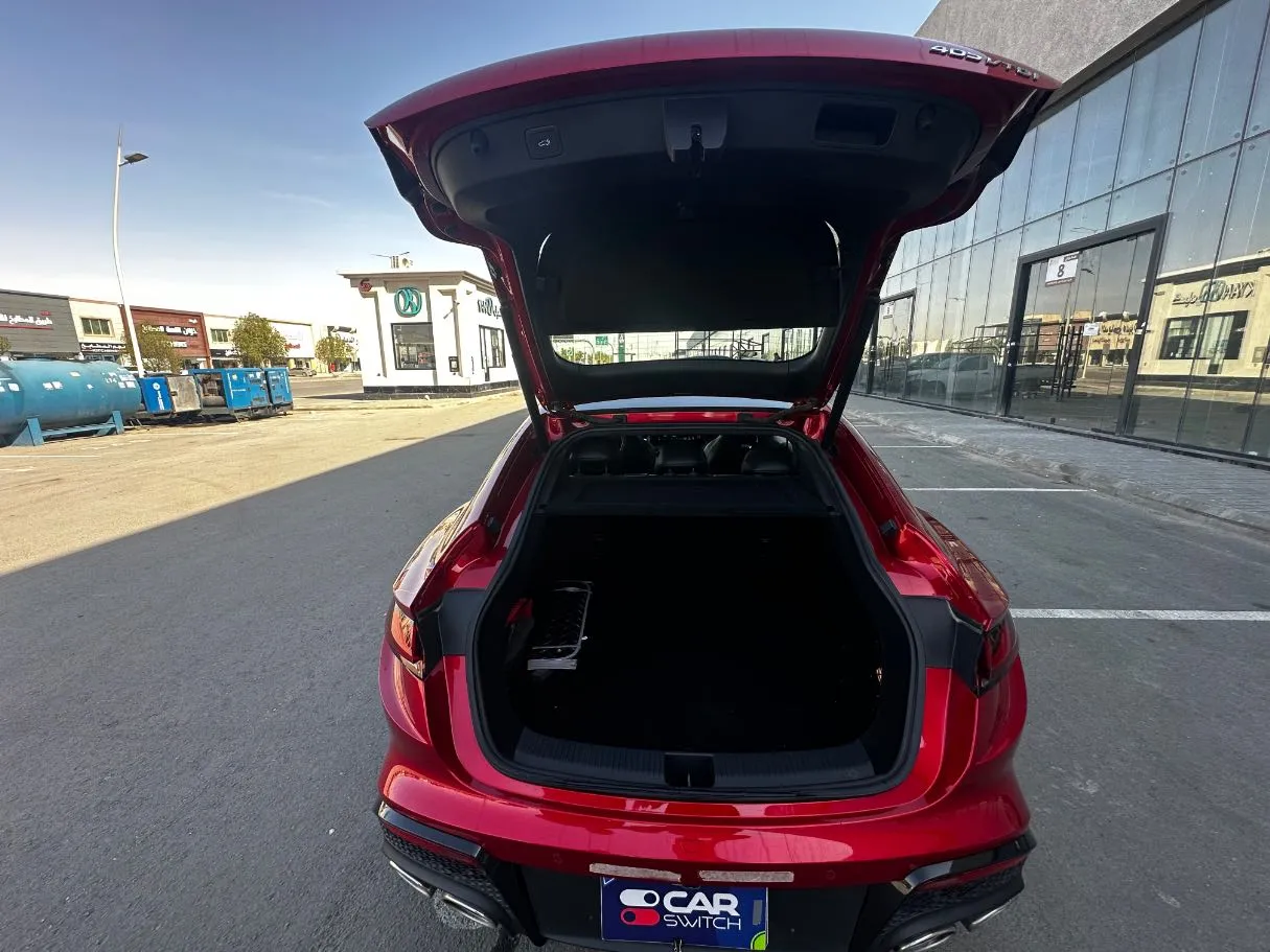 Car image 25
