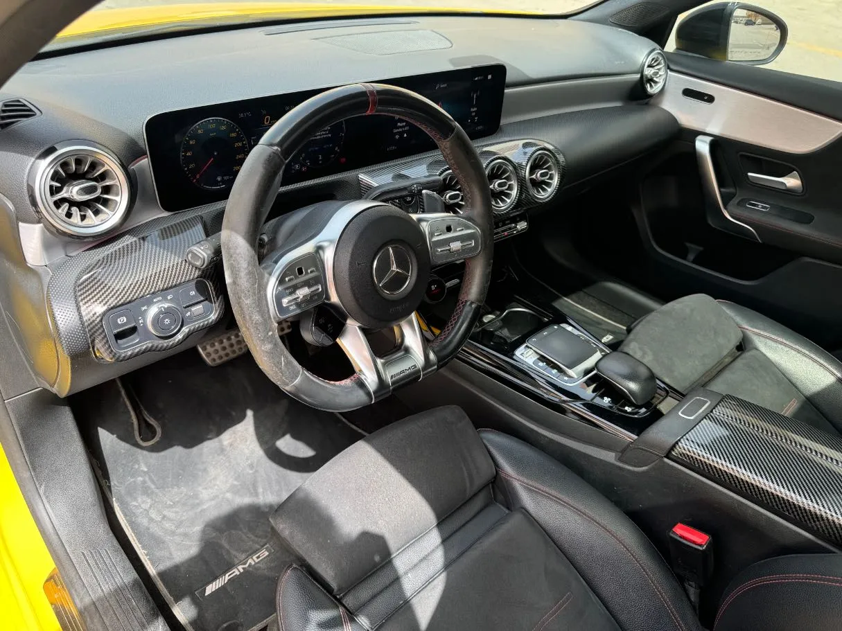 Car image 12